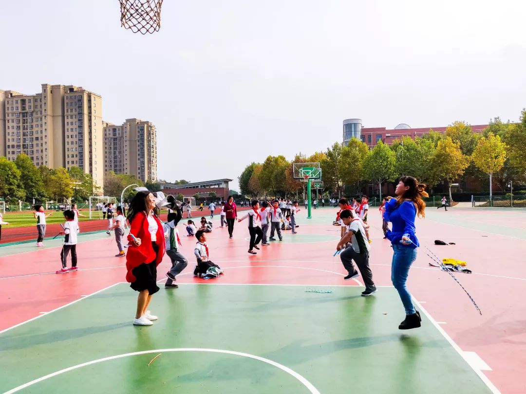 AG官方网站-连锁篮球培训中心开启网络直播课程,网友互动火爆的简单介绍 第1张 AG官方网站-连锁篮球培训中心开启网络直播课程,网友互动火爆的简单介绍 第1张