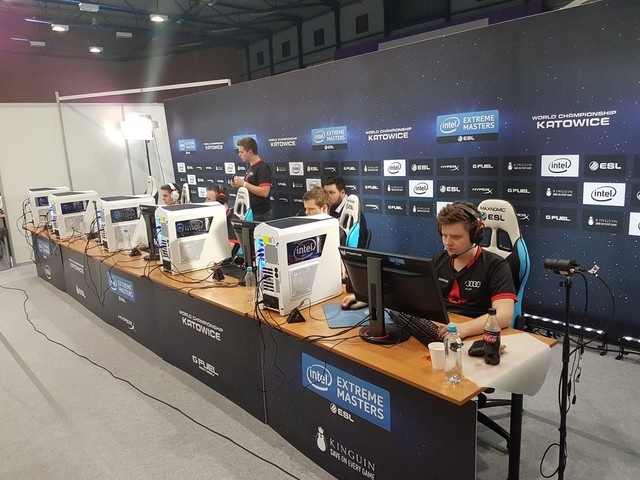 AG体育-包含波兰队实现四连胜，锁定小组头名晋级的词条  第2张