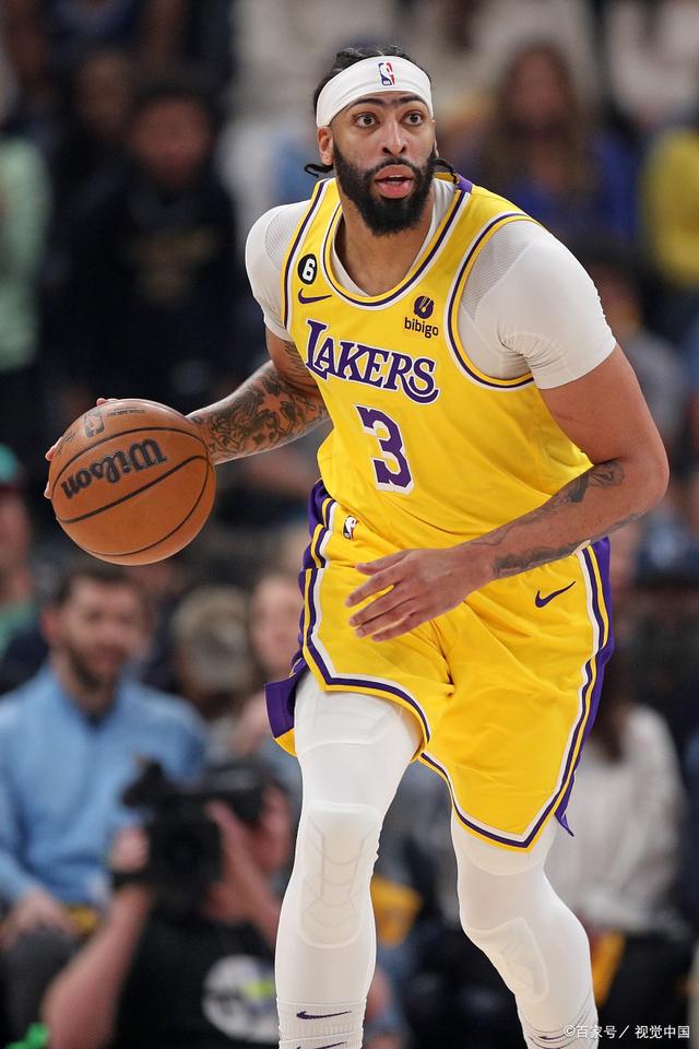 AG官方网站-浓眉哥在防守端发挥出众，成为球队的一大支柱(浓眉哥在防守端发挥出众,成为球队的一大支柱是)  第1张